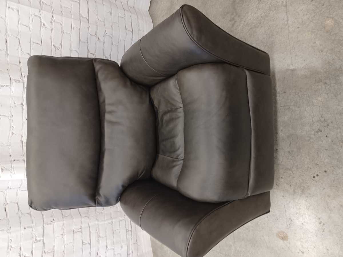 McAleer Rocker Recliner - Gallery Image 7